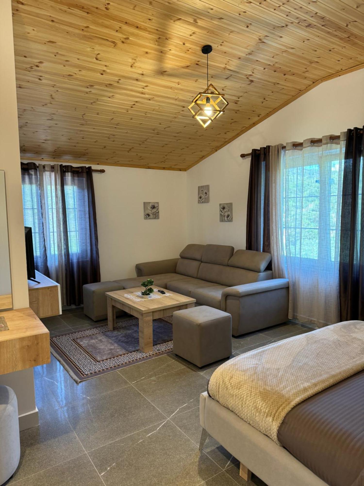 Qyteza Guest House & Camping Шкодер Экстерьер фото